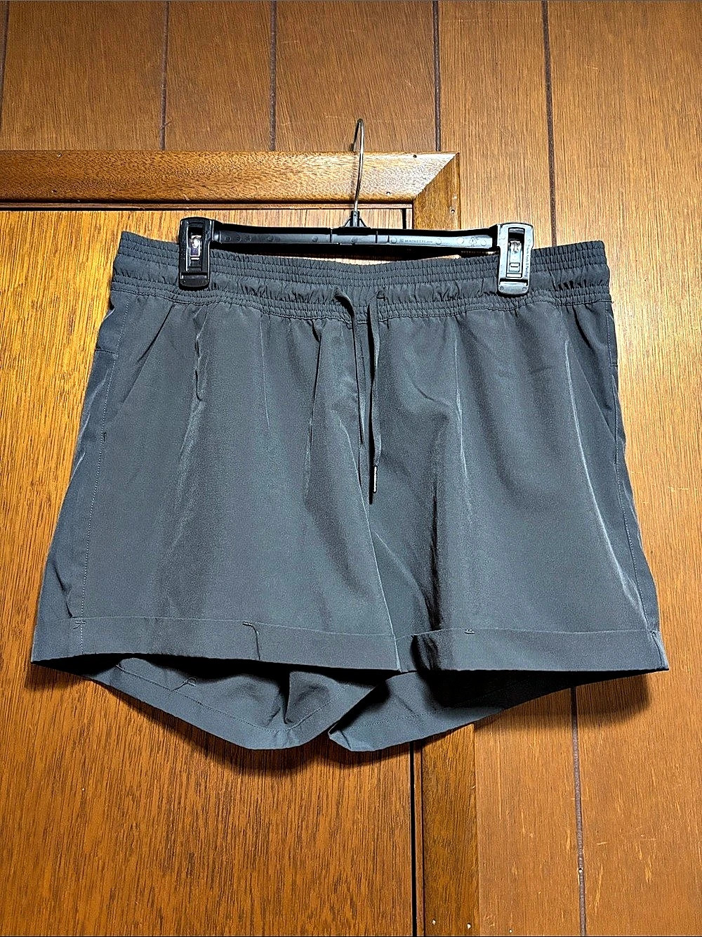 Gaiam Athletic Shorts in Gray Large Like New